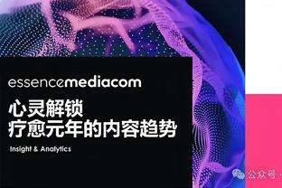 亲吻巴萨队徽！新援罗克在俱乐部办公室前亮相！